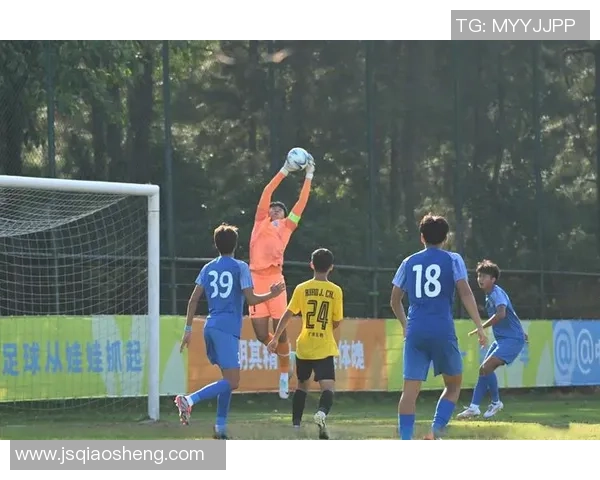 足球明星独特捏脚姿势揭秘助力他们在赛场上的表现与魅力